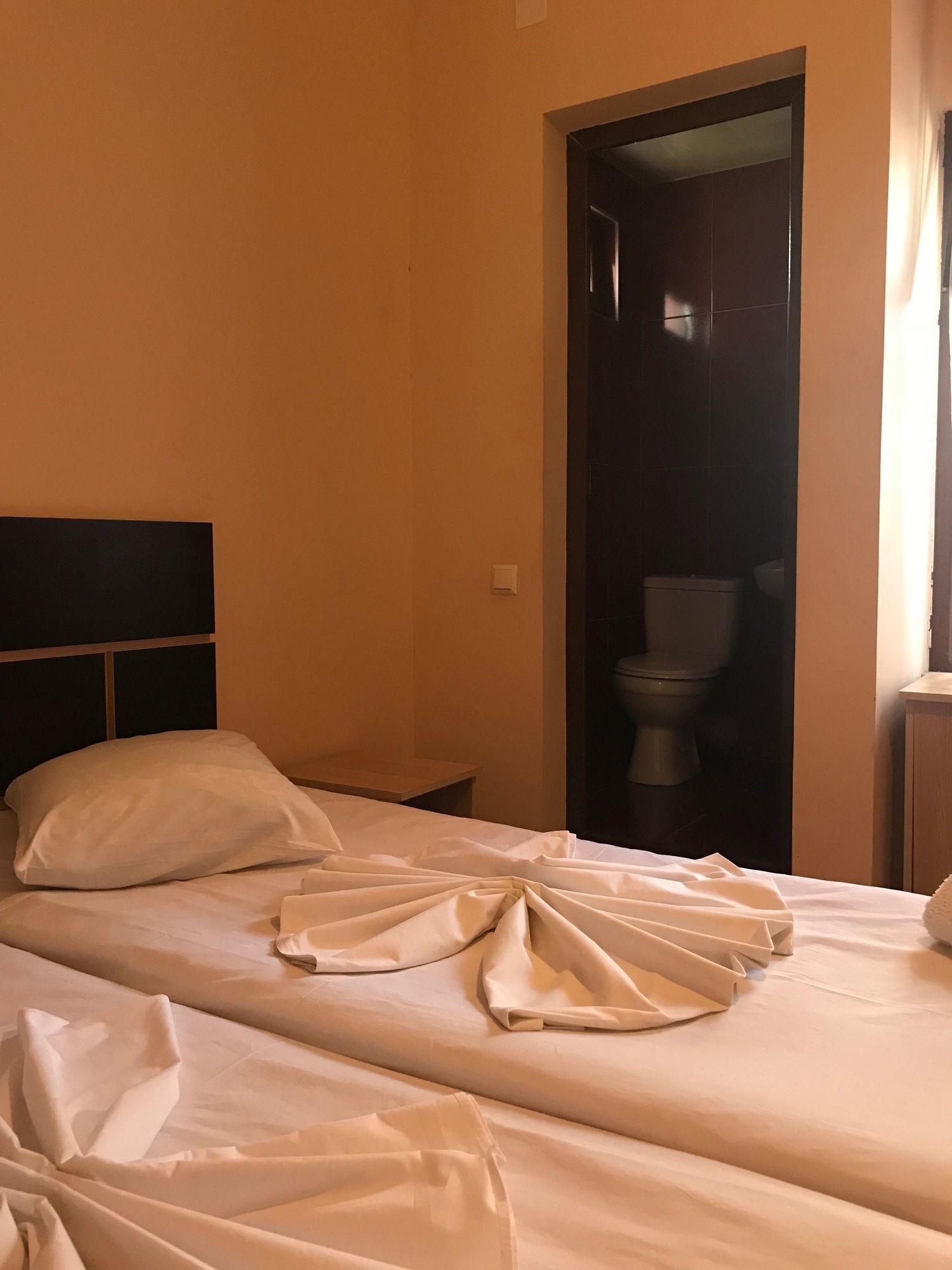 Holiday House Μπατούμι Εξωτερικό φωτογραφία
