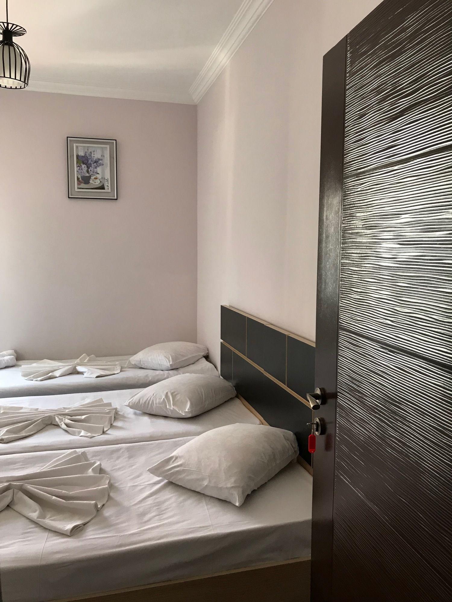 Holiday House Μπατούμι Εξωτερικό φωτογραφία