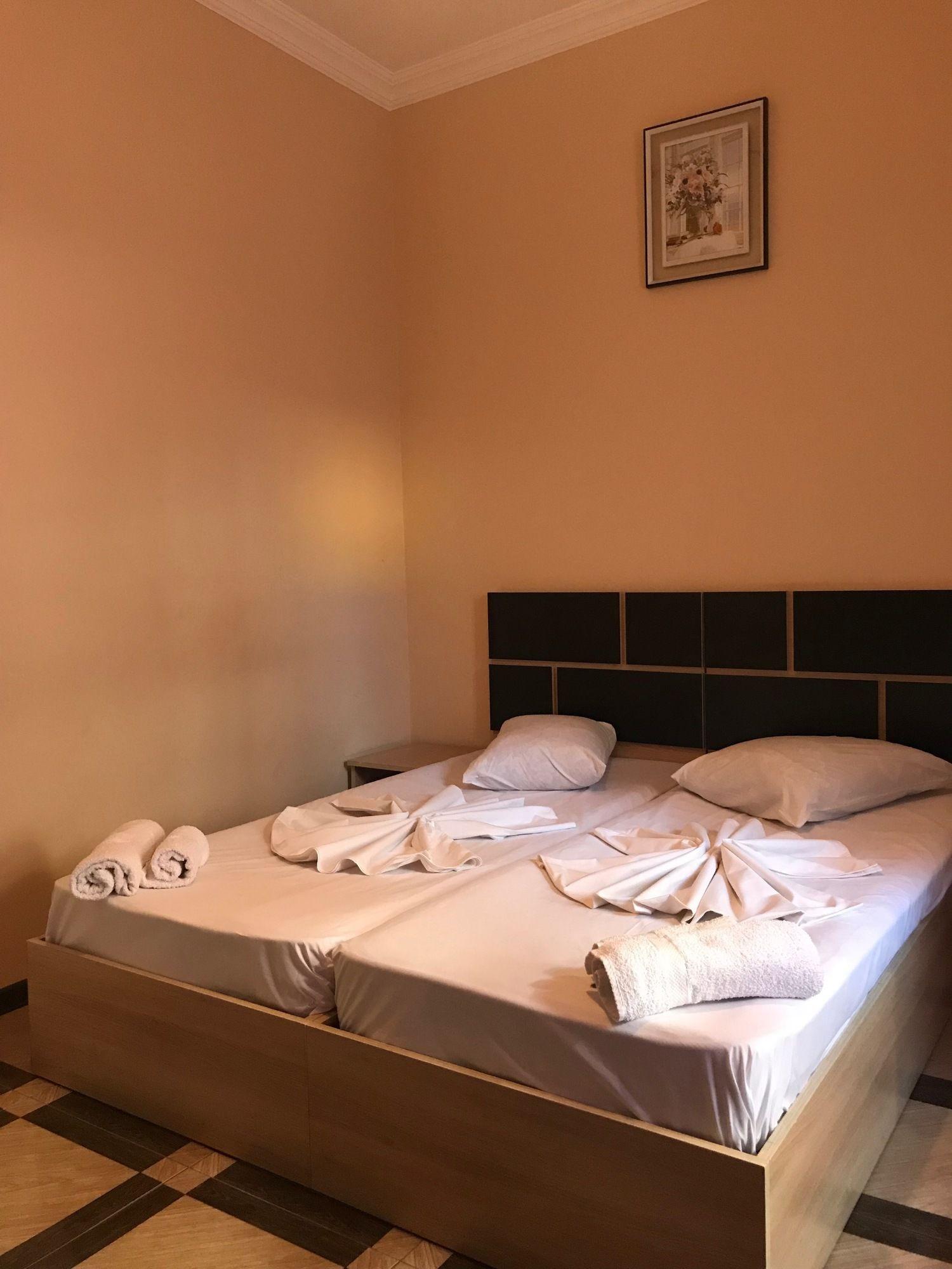 Holiday House Μπατούμι Εξωτερικό φωτογραφία