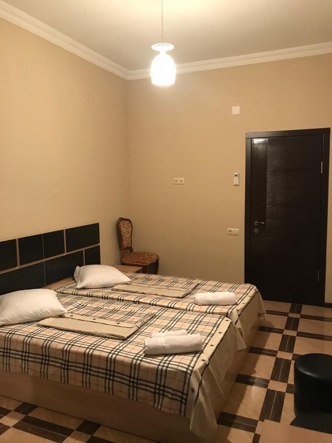 Holiday House Μπατούμι Εξωτερικό φωτογραφία