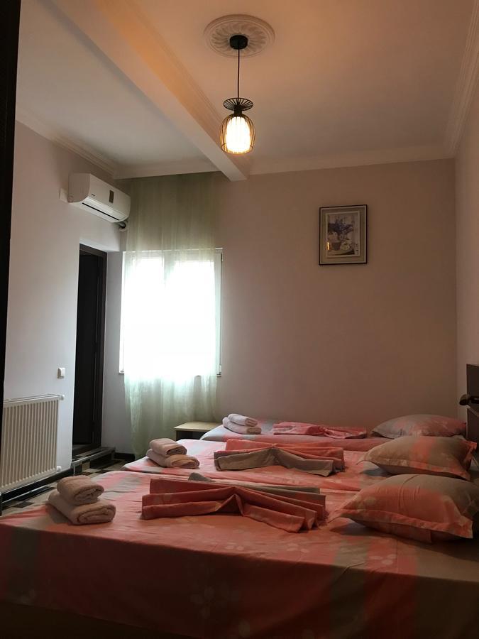 Holiday House Μπατούμι Εξωτερικό φωτογραφία