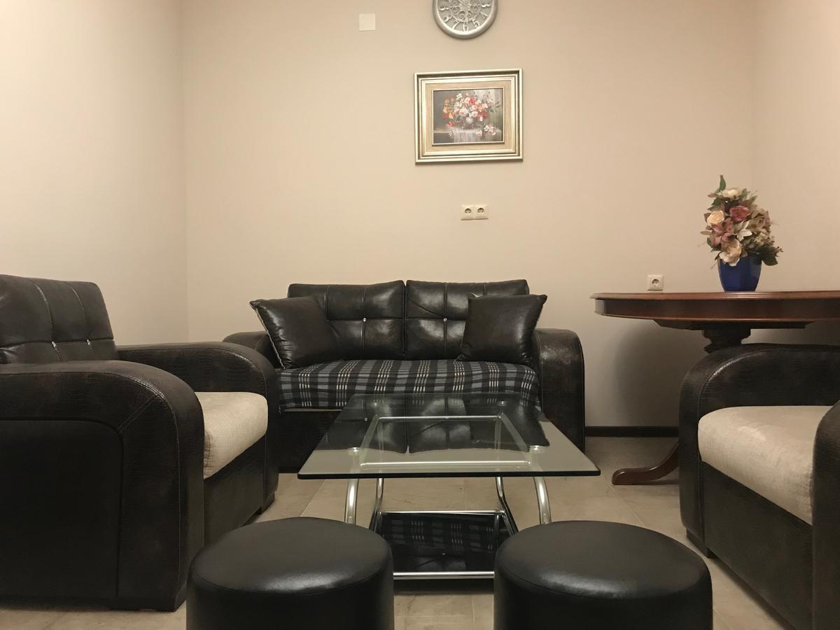 Holiday House Μπατούμι Εξωτερικό φωτογραφία