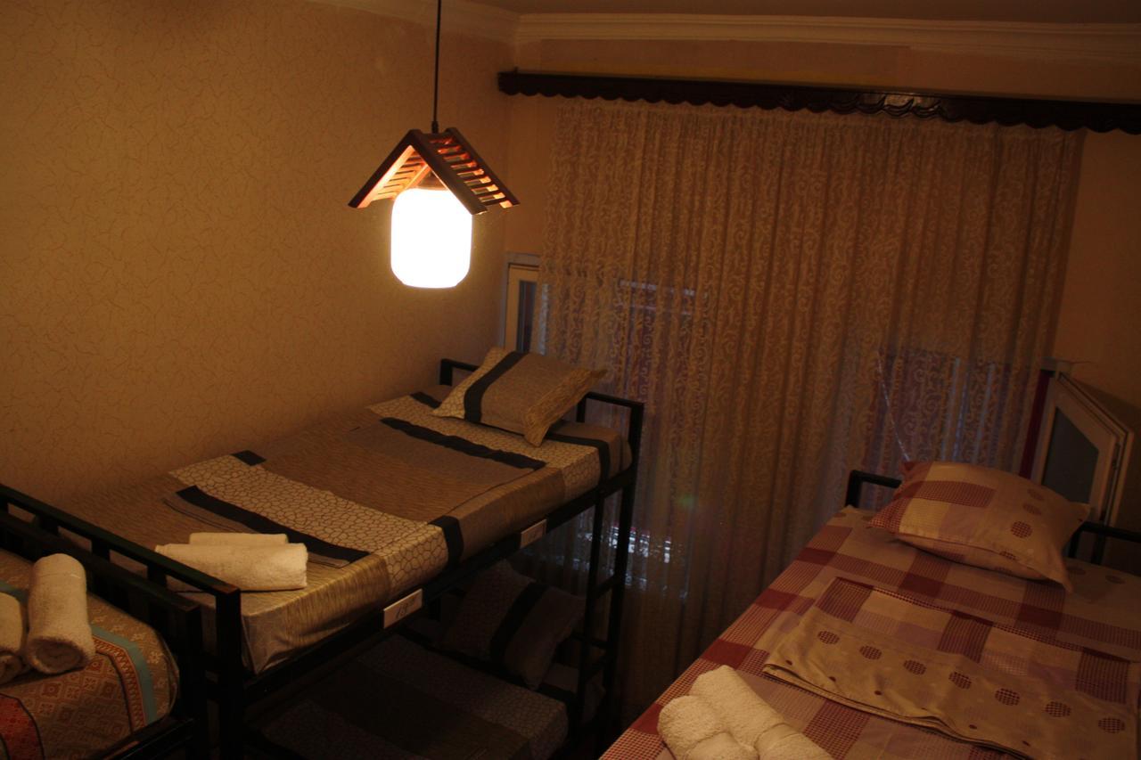 Holiday House Μπατούμι Εξωτερικό φωτογραφία